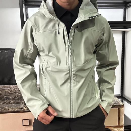 Gam*a全压胶无缝工艺 高弹锦纶软壳防风透气防水 耐磨 双口袋  可调节帽檐！夹克外套 商品图6