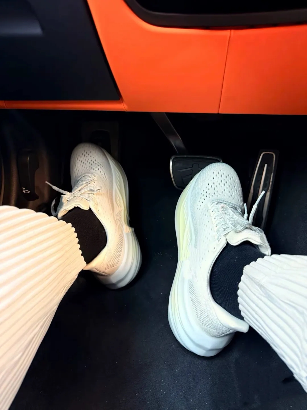 【zf1-T319】福利款！情侣运动慢跑减震透气低帮鞋！！