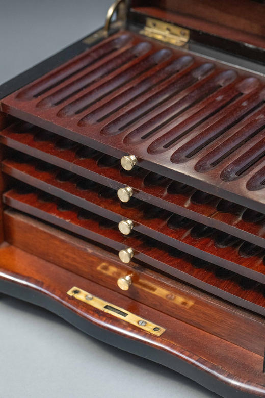 独角鹿西洋古董1850-1870年代法国拿破仑三世时期出品母贝金属贴片修饰精雕实木多层雪茄盒 商品图7