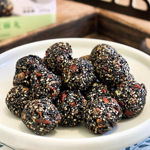 【买1送1】天鲜萌红枣枸杞桑葚黑芝麻丸 300g/箱 一箱30颗左右 商品图3