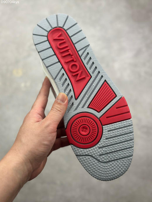 春季特惠💰450 性价比版本 驴牌 LV Trainer 低帮休闲板鞋 商品图8