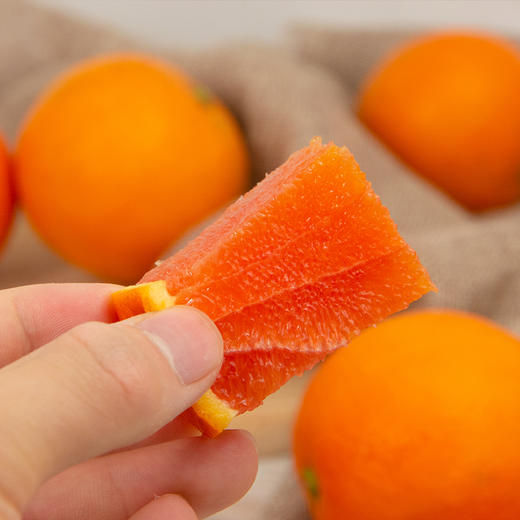 【中华红橙】 产自被誉为“中国脐橙之乡”的湖北秭归， 红润诱人，清爽润口，恰到好处酸甜，果肉晶莹剔透，粒粒分明，像一颗颗艳丽的红宝石 商品图4