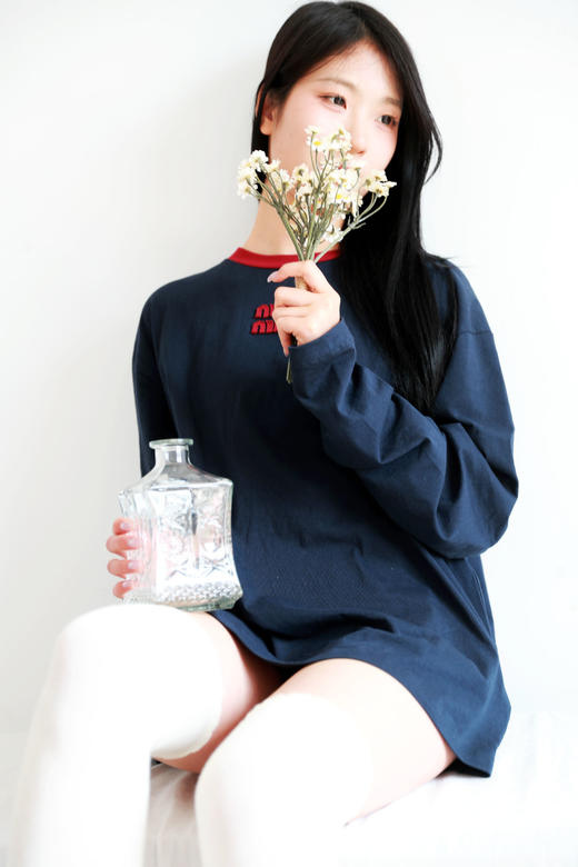 很仙很仙的长袖tee，胸口小标刺绣。靛蓝圆领长袖复古上衣E031160 商品图0