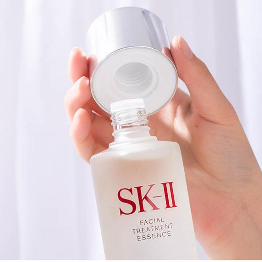 爆款美丽全开SK-II 晶透赋能礼盒8件套 神仙水230ml*1新版大红瓶面霜经典80g*1神仙水30ml*2大红瓶面霜15ml*4 商品图5