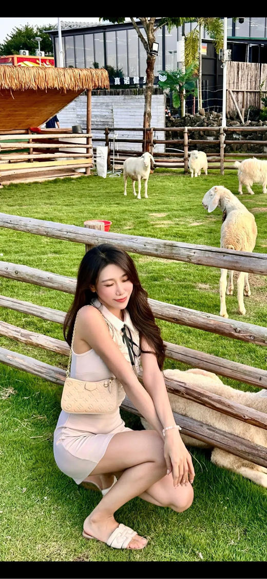 LV EASY POUCH 白色 压纹牛皮 斜挎包 商品图2