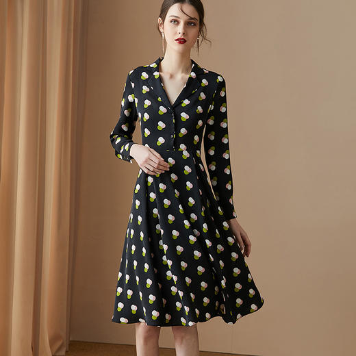 剩S/L 米思阳2025秋新款时尚气质黑色大摆裙子收腰显瘦印花连衣裙0420 商品图3