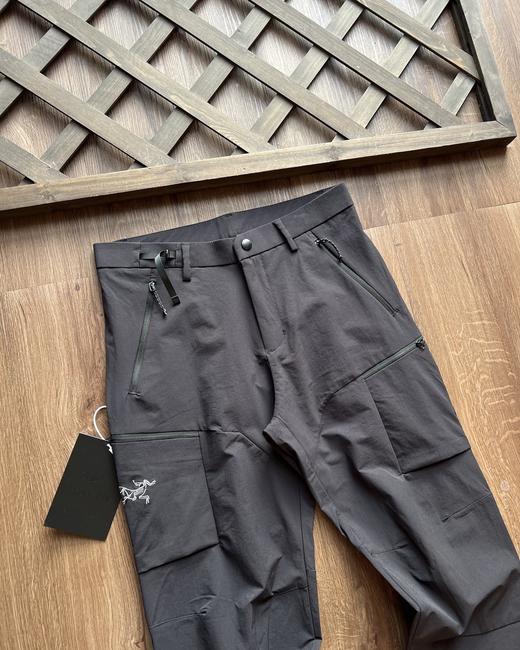 点此购买 始祖鸟ARC春秋季男士耐磨防风防泼户外登山徒步软壳裤 xj 341920 商品图12