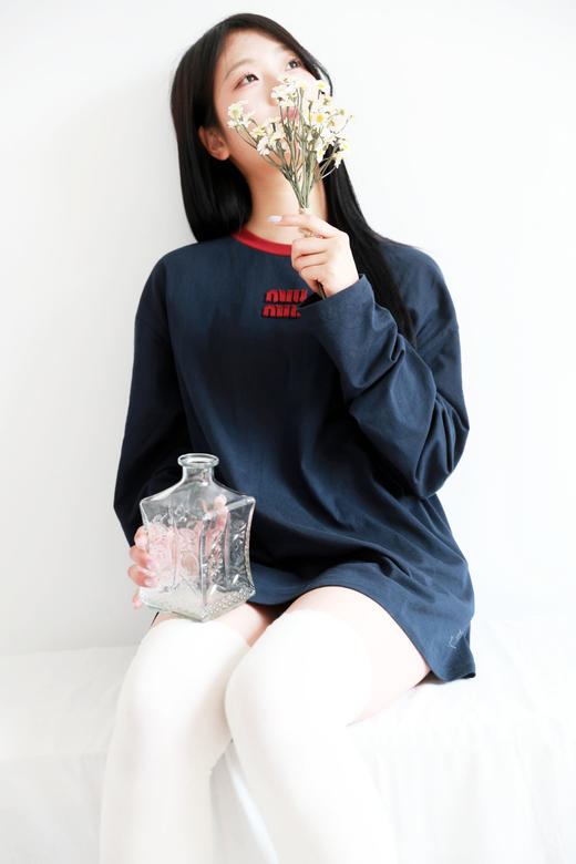 很仙很仙的长袖tee，胸口小标刺绣。靛蓝圆领长袖复古上衣E031160 商品图12