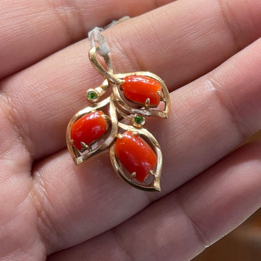 5400元/个珊瑚吊坠 商品图0