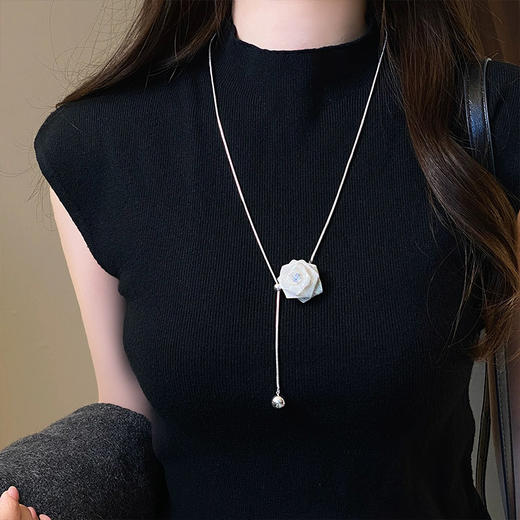 温暖感花朵毛衣链-纪念日百货门店同款168343779 商品图0