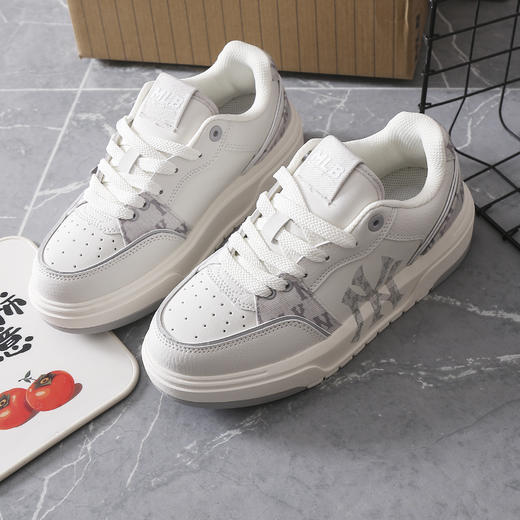 26新款MLB复古老花增高学长鞋SXM05男女同款 经典低帮鞋型适配多种场景 商品图1