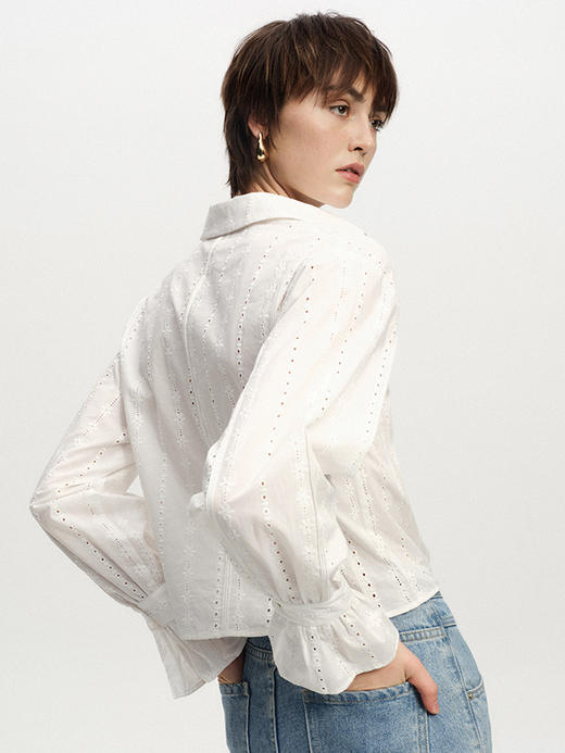 TR她热 晨间花园 白色棉感蕾丝刺绣压褶荷叶边复古度假宽松系带衬衫 商品图1