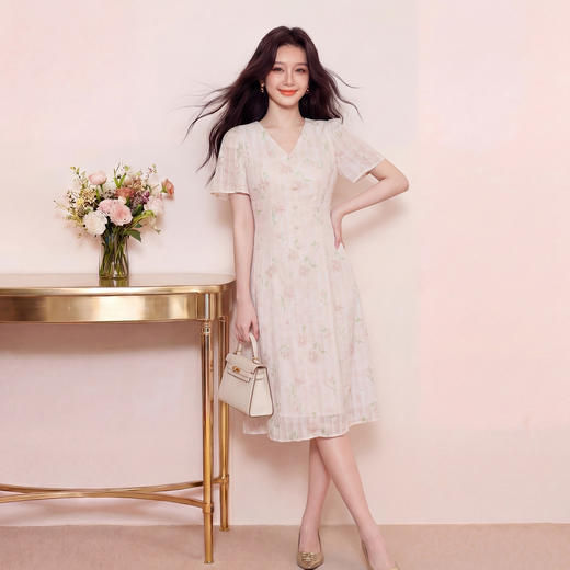 奢姿大码女装2026夏季甜美碎花减龄连衣裙胖妹妹V领温柔风裙子9962860049 商品图0