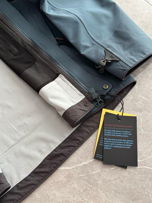 原版货 攀山鼠经典款巨人岛户外运动硬壳冲锋衣 商品图10