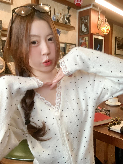 <曾小咸推荐>3.13现货秒杀 ！微信超特价！韩系蕾丝边波点v领针织衫 日常159.99 立减80 秒杀79.99！！蕾丝边蛋糕裙  秒杀69.99！ 商品图6