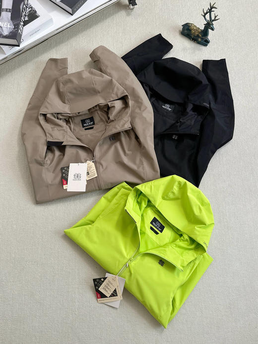 点此购买 可隆SPORT HIKING系列男女款防水防风透湿弹力软壳夹克外套 kad 341924 商品图13