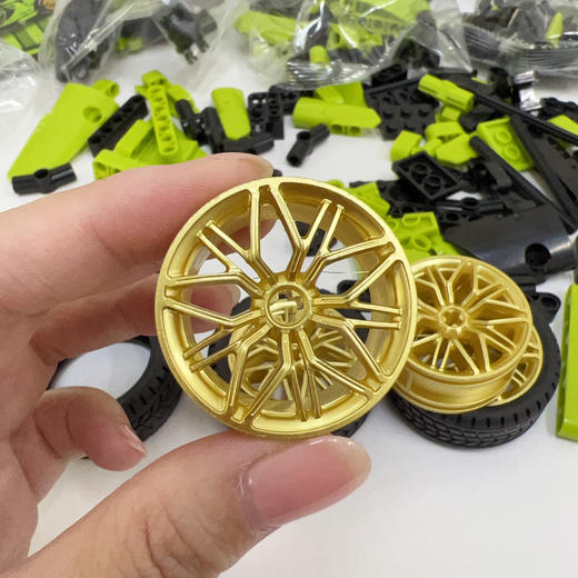 【曼龙严选】超大超跑‼️💥 【尖叫清仓！大绿牛跌破价！！】 😱闭眼冲这辆1:14兰博基尼大绿牛‼️ 💚暴风拼装 ✂️剪刀门！引擎盖！尾翼！ 机械控狂喜到跺jio！！ 🖼️拼完直接当客厅展品！ 商品图7