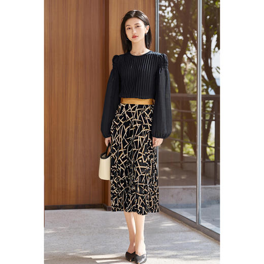 剩S/M/L/XL 黑色捏褶衬衫+高腰印花半身裙两件套4597 商品图3