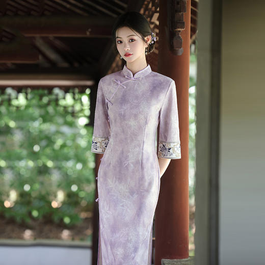 紫色国风新中式中袖旗袍，改良年轻款复古修身收腰春旗袍SC22022 商品图1