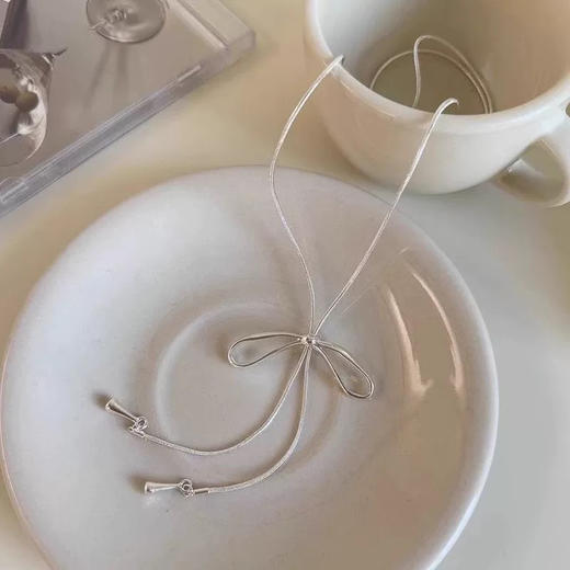 新款百搭甜美简约蝴蝶结项链毛衣链-纪念日百货门店同款 163594229 商品图1
