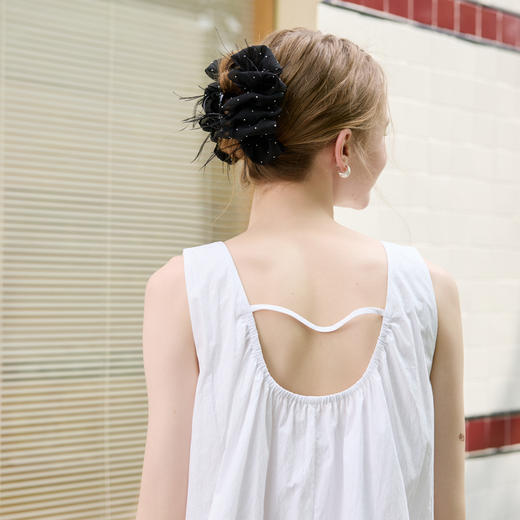 三彩2026新款雅黑绸缎发夹火鸡毛轻奢晚宴派对约会浪漫女 商品图4