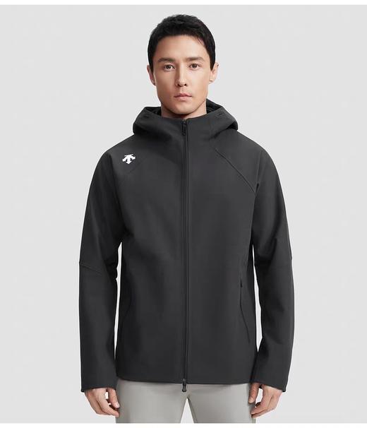 点此购买 迪桑特TRAINIBG综训运动加绒男士梭织压胶外套 bk 341887 商品图2