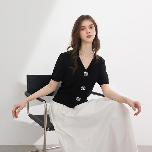 三彩2026夏季新款立体花朵针织衫V领短袖正肩毛衫莱赛尔短款M 商品图1