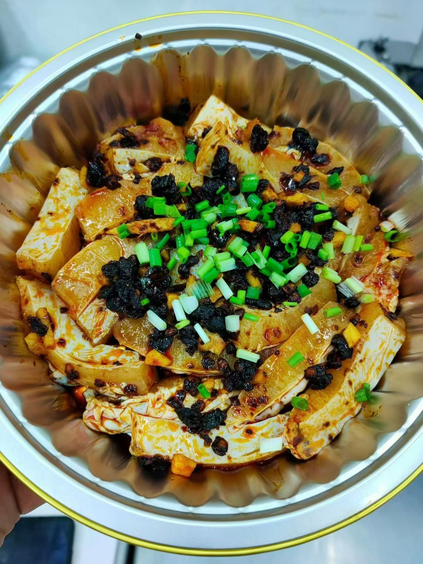 脆皖鱼腩，1份，配料都放好了，回去只要蒸12分钟就可以吃了