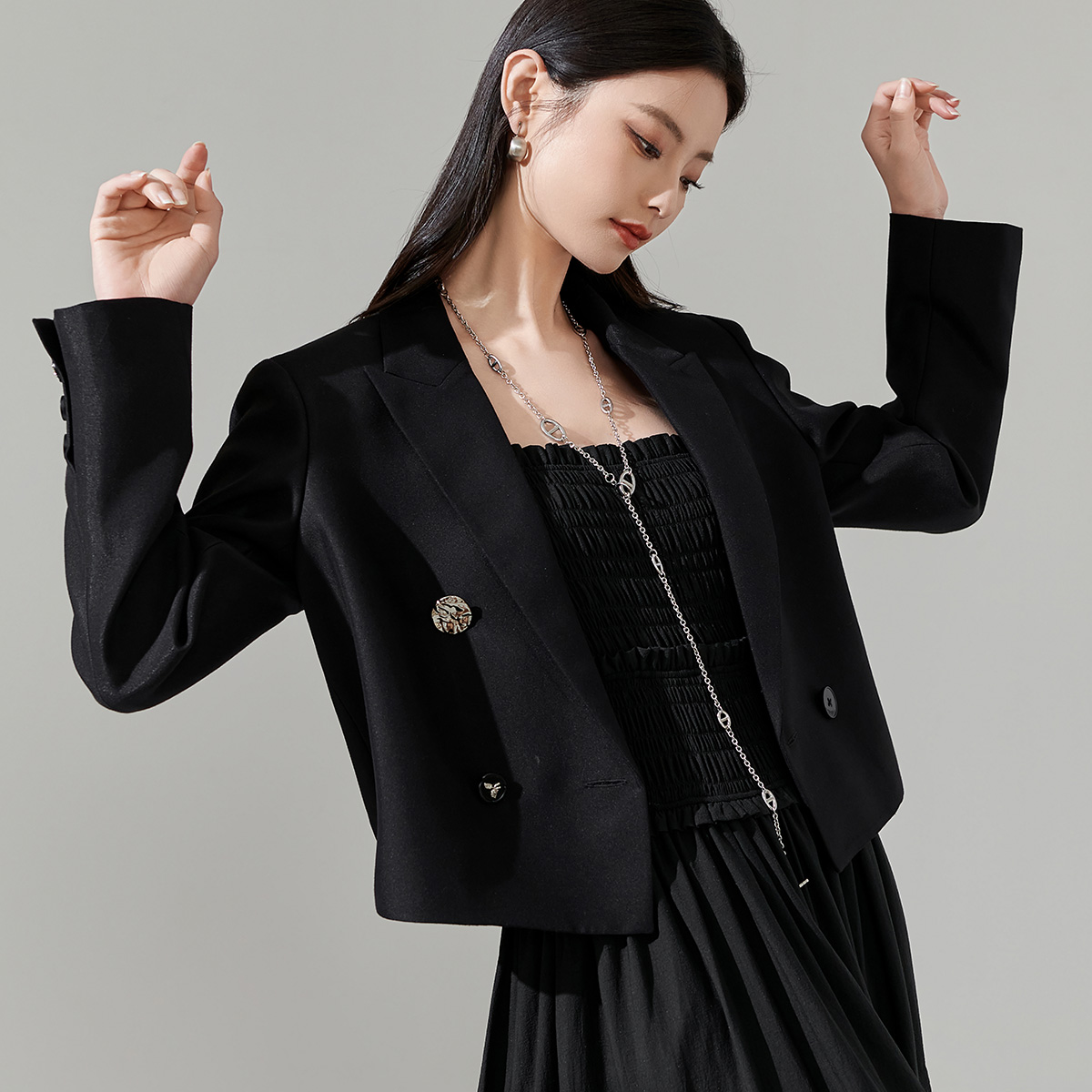 剩S/M/L/XL 短外套8T24AW0082