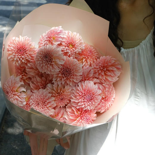 19枝奶油桃子花束 商品图1