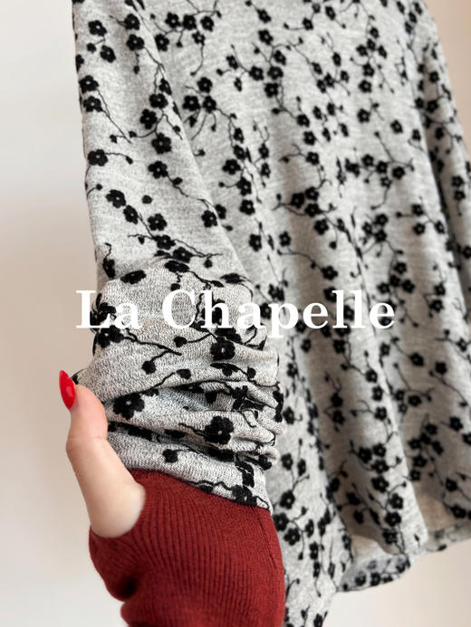 专柜实拍【植绒碎花T恤】拉夏贝尔/La Chapelle私藏尖货！复古文艺风长袖T恤柔软圆领时尚打底衫 商品图5