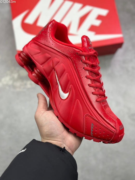 春季特惠💰340 Nike Shox R4 高科技专利气柱弹簧跑步鞋 子弹 文斯卡特 商品图0