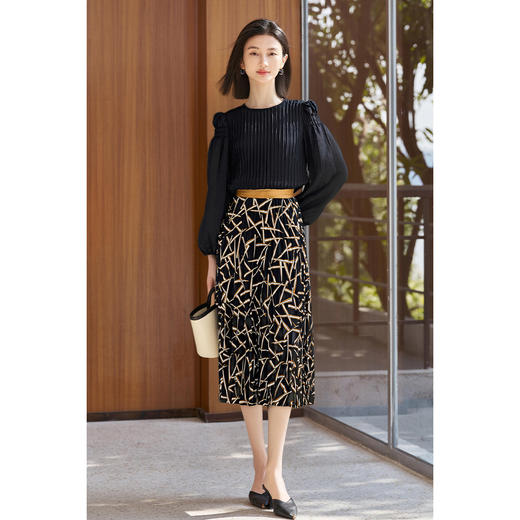 剩S/M/L/XL 黑色捏褶衬衫+高腰印花半身裙两件套4597 商品图4