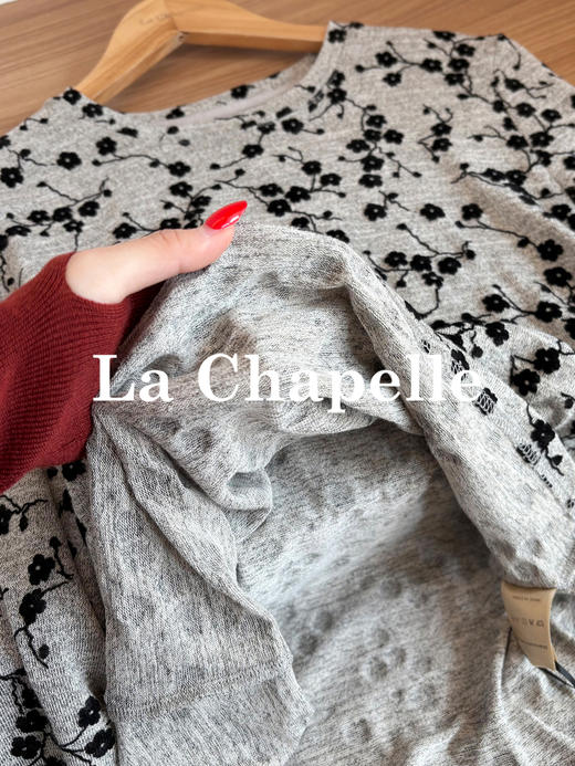 专柜实拍【植绒碎花T恤】拉夏贝尔/La Chapelle私藏尖货！复古文艺风长袖T恤柔软圆领时尚打底衫 商品图7