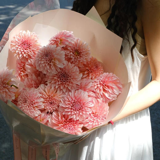 19枝奶油桃子花束 商品图0