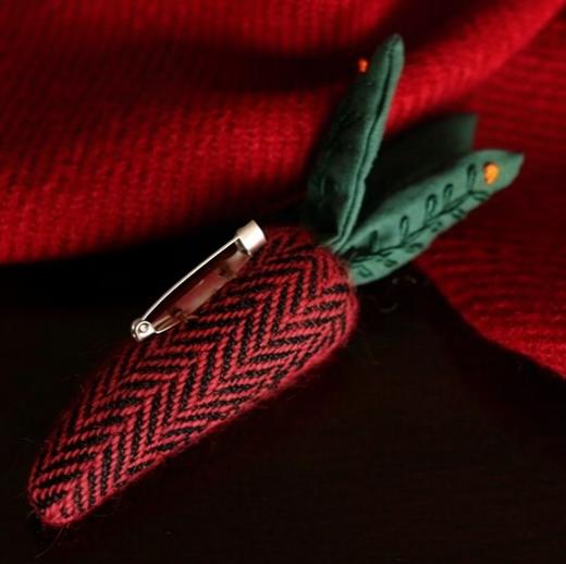 心艺珍藏：MADE51x Uma Wang 胡萝卜胸针 Carrot Brooch 商品图1