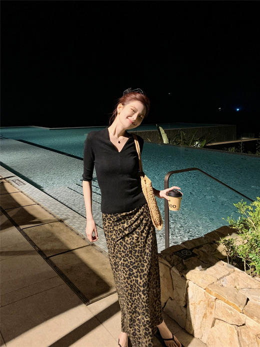 素颜美女公式中袖V领羊毛衫修身打底 商品图8