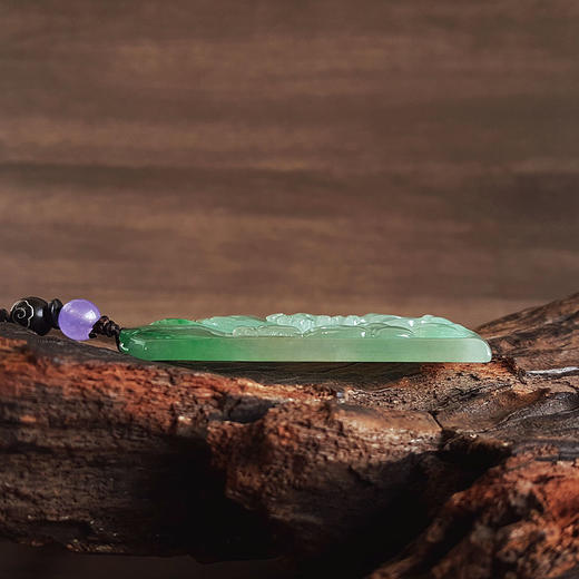 【天然正品】A货翡翠天然精品无纹裂冰种飘阳绿观音无事牌翡翠（吉祥、如意）吊坠项链70.7*48.5*6.0MM（皆取最大值）060326NJS13 商品图7