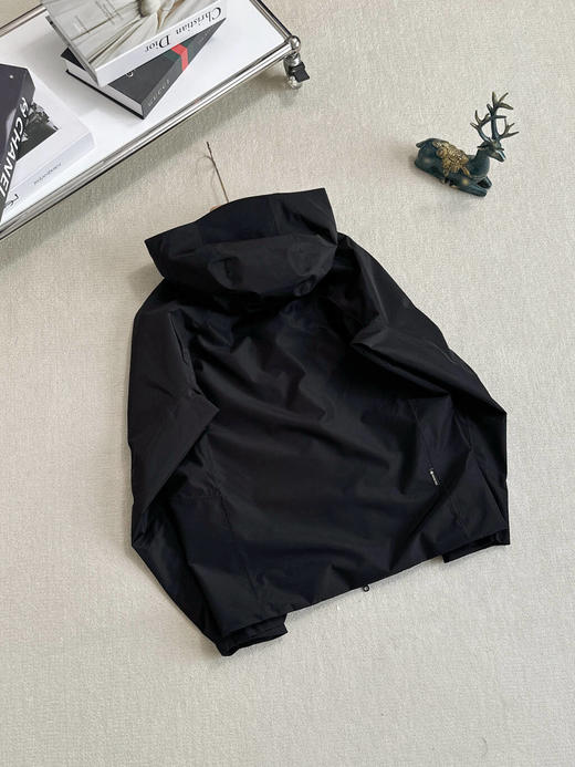 点此购买 可隆SPORT HIKING系列男女款防水防风透湿弹力软壳夹克外套 kad 341924 商品图4