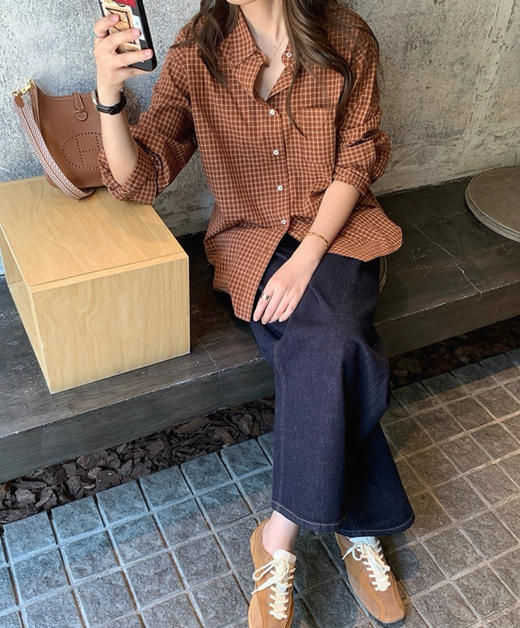 老米优品🎈3-5天！韩代同款。春日本命衬衫！《焦糖南瓜色🎃100%新疆棉  细格纹衬衫》单穿慵懒，叠搭时髦~经典小格纹肌理，低调高级，比大格纹更显瘦！CY260311A 商品图5