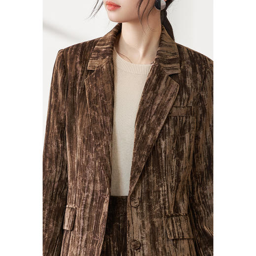 剩L 米思阳2025秋季新款时尚休闲风小西装高级感显瘦气质短外套女3737 商品图4