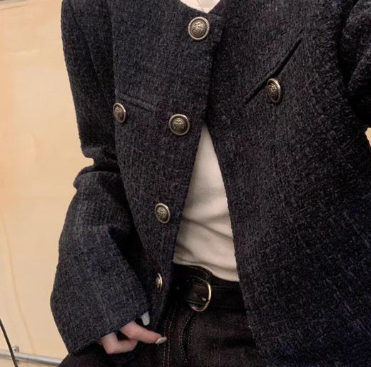 藏蓝色小香风外套，不张扬的高级感，版型利落显瘦，面料软糯挺括 商品图2