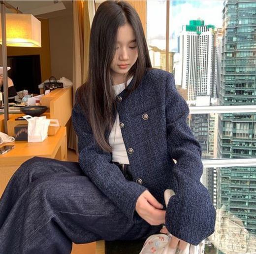 藏蓝色小香风外套，不张扬的高级感，版型利落显瘦，面料软糯挺括 商品图4