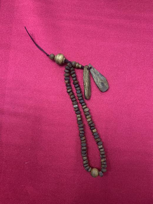 ²【沉香溯源-99沉】随形手机链挂件 6mm奇楠沉香挂件 多样性发其一 ( 24小时鉴赏期 ) HM02-CRMM-DBCX 商品图1