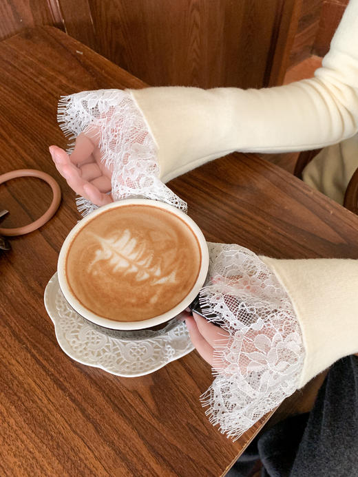 【129元任选2件】现货！ 法式v领杏色加绒针织衫 商品图9