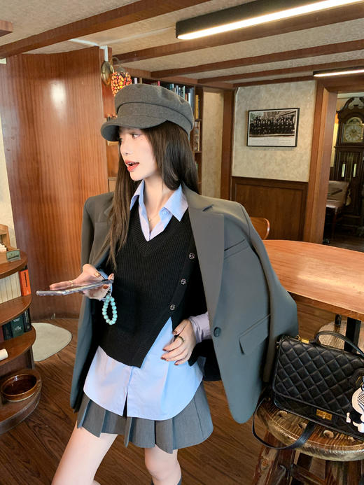 【129元任选2件】现货！韩系学院风v领针织马甲 商品图13