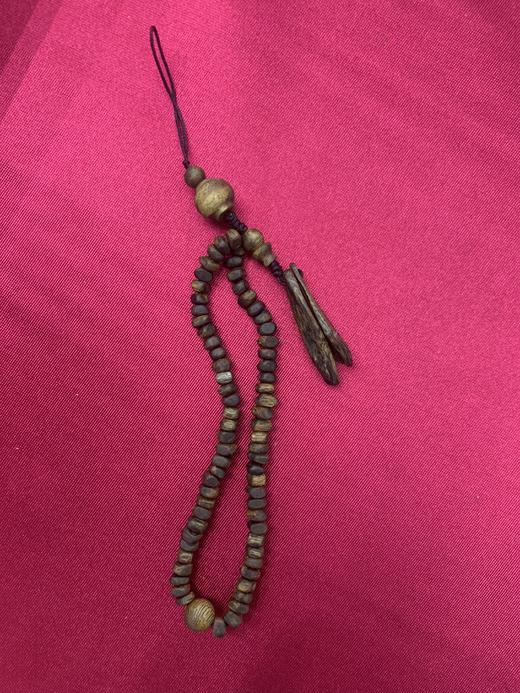 ²【沉香溯源-99沉】随形手机链挂件 6mm奇楠沉香挂件 多样性发其一 ( 24小时鉴赏期 ) HM02-CRMM-DBCX 商品图0