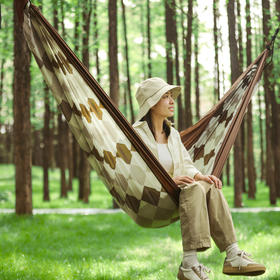 🌿吊床界卷王来袭！300斤超强承重💥【 Diplomat外交官休闲吊床】✨户外出游必备‼️‼️ ✅ 颜值出圈不撞款 ✅ 稳固安心，承重可达300斤，承重无压力