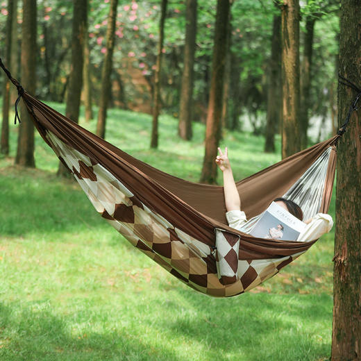 🌿吊床界卷王来袭！300斤超强承重💥【 Diplomat外交官休闲吊床】✨户外出游必备‼️‼️ ✅ 颜值出圈不撞款 ✅ 稳固安心，承重可达300斤，承重无压力 商品图4