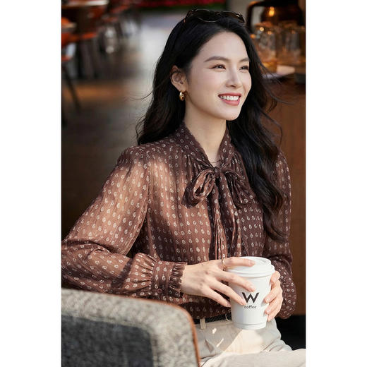 【预售7天】情有独钟~法式蝴蝶结衬衫 复古减龄 米思阳2026春季新款小个子设计感气质腰果印花上衣女1159 商品图3